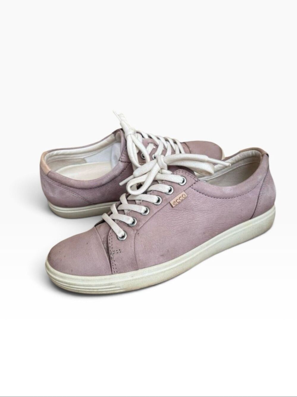 ECCO Pink Leather Sneakers Women’s size 8.5 Wide